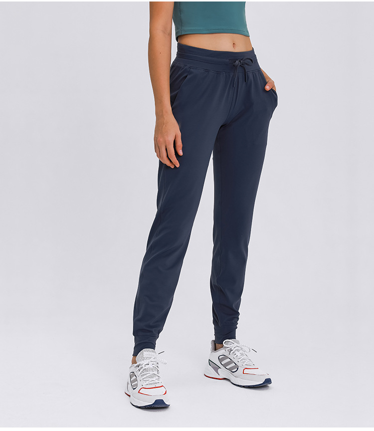 Best ladies sports clothes manufacturers for sports-2
